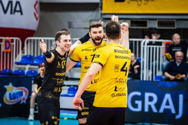 Paz de corpo, espírito e afeto impulsionam Thales, destaque na PlusLiga pelo LUK Lublin, líder em recepção e referência nos playoffs.