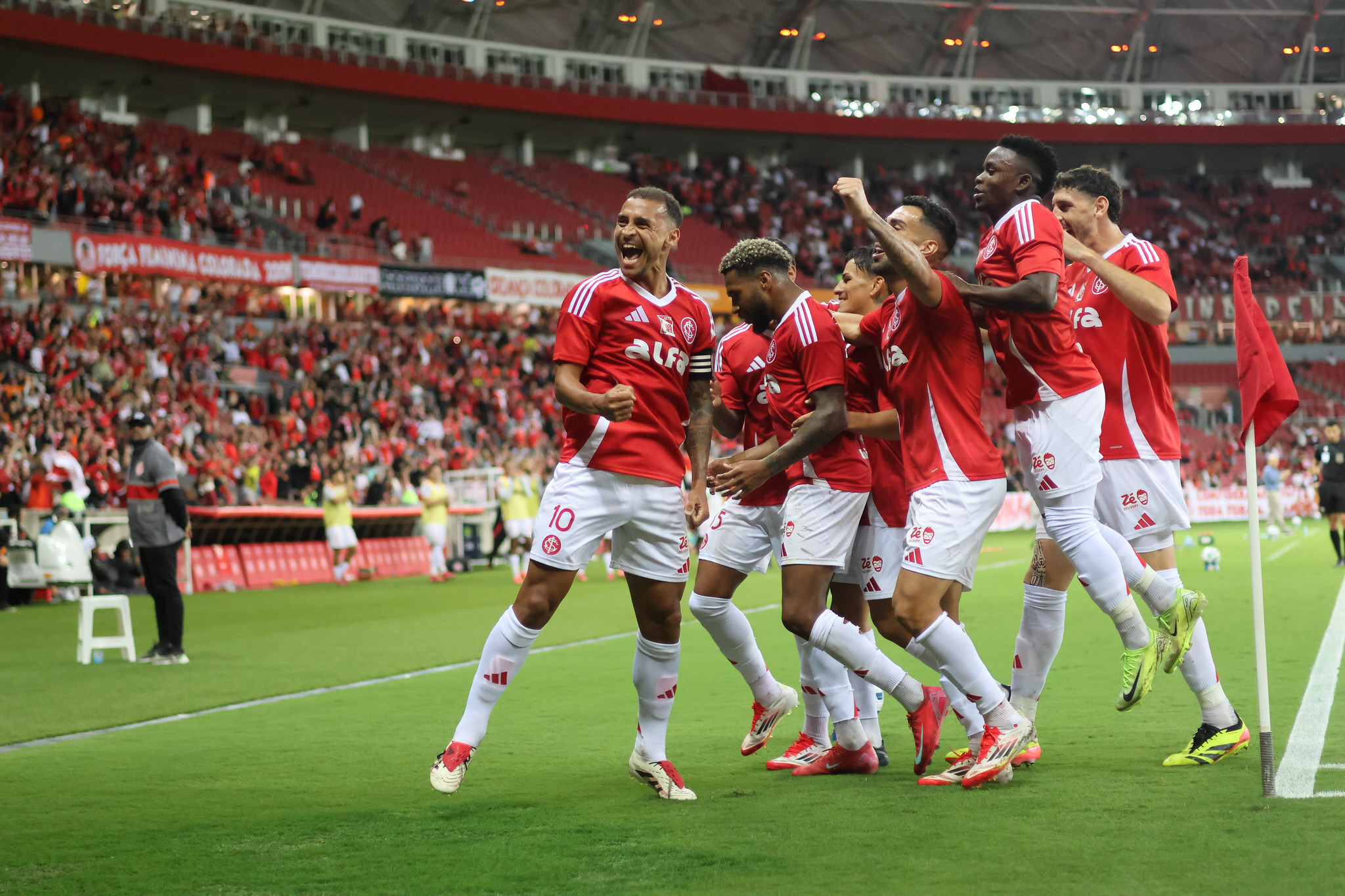 Internacional vence o Cruzeiro no Beira-Rio