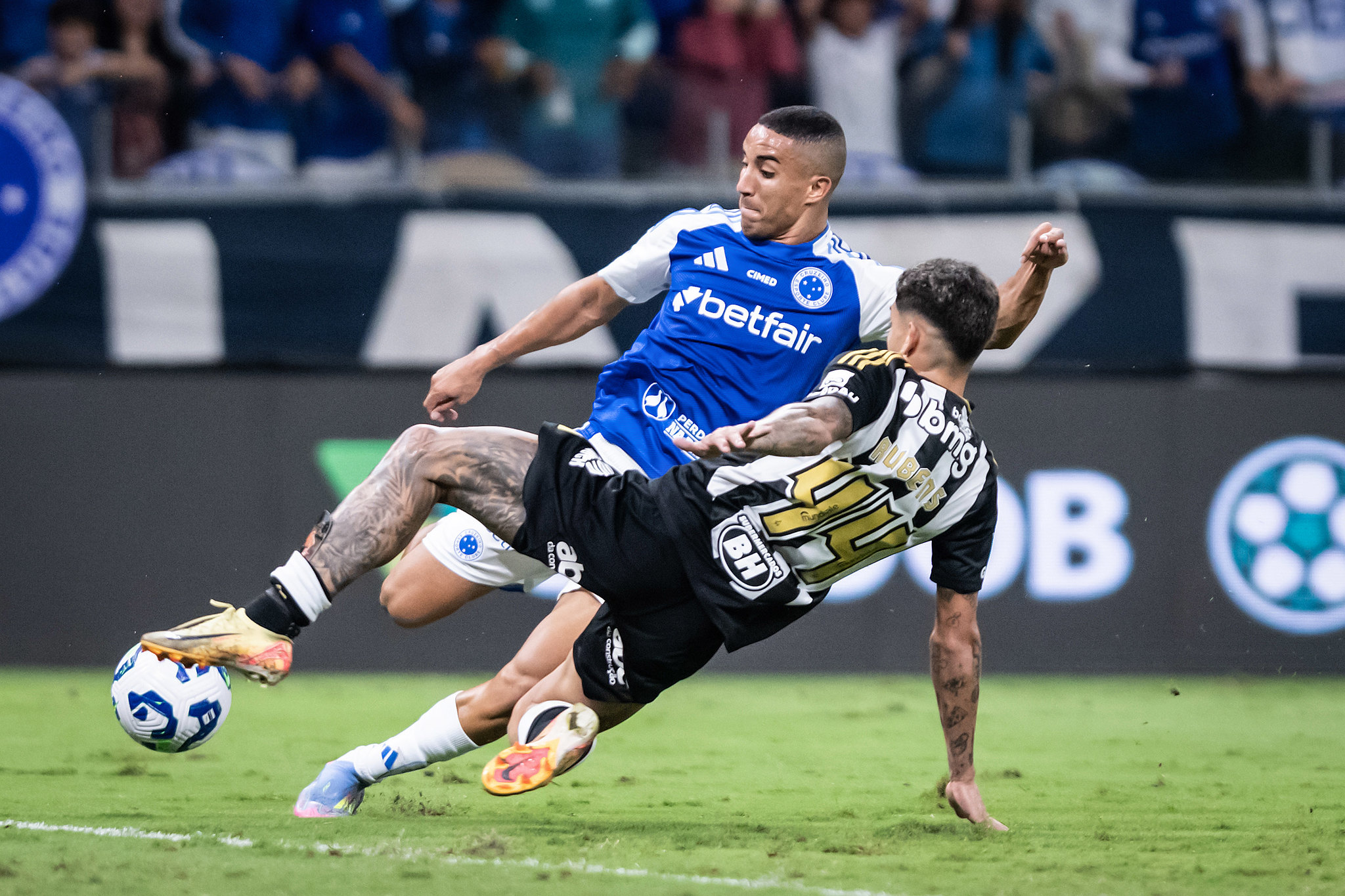 Cruzeiro e Atlético-MG empatam em clássico pelo Brasileirão