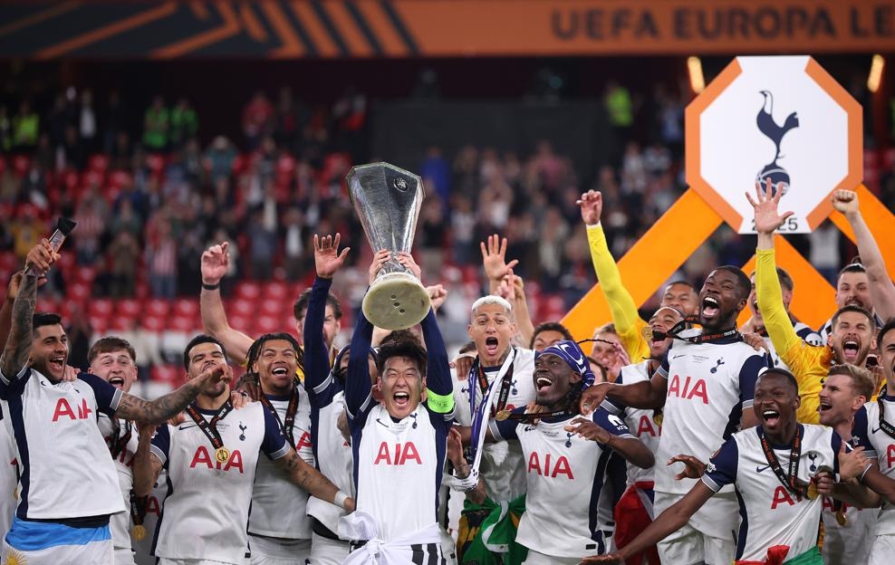Tottenham volta a conquistar um título depois de 17 anos