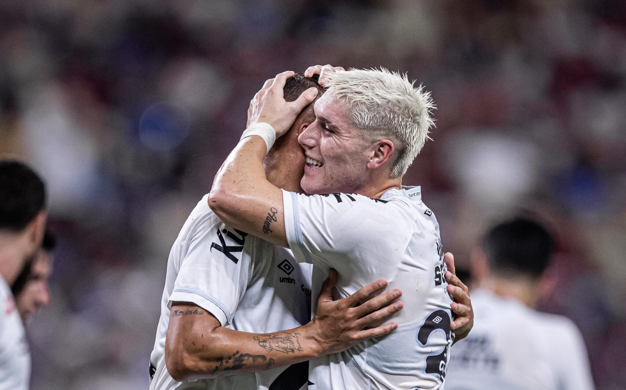 Santos vence Fortaleza nos acréscimos