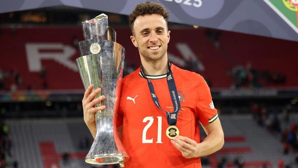 Diogo Jota e André Silva morrem em acidente de carro na Espanha