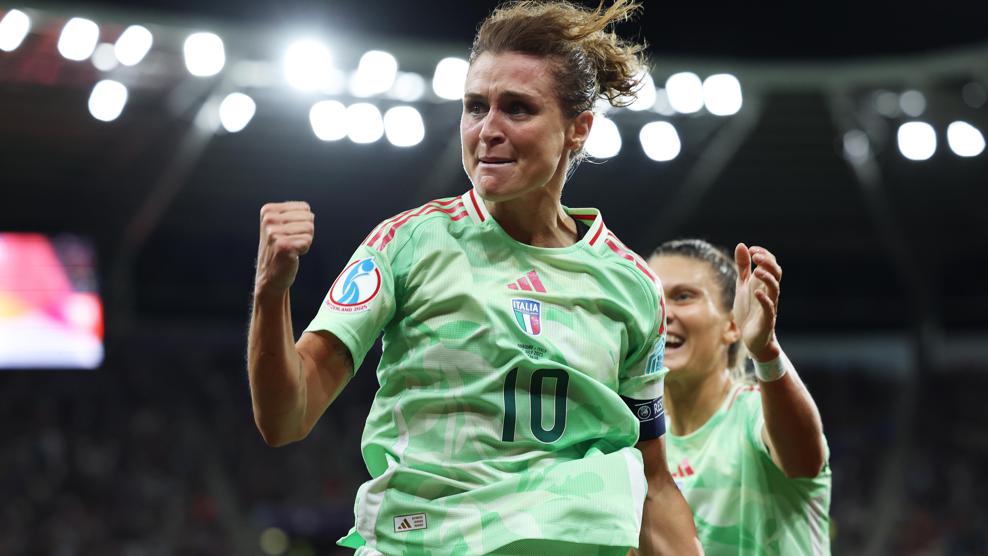 Girelli faz história no apagar das luzes e leva a Itália à semifinal da Euro Feminina após 28 anos
