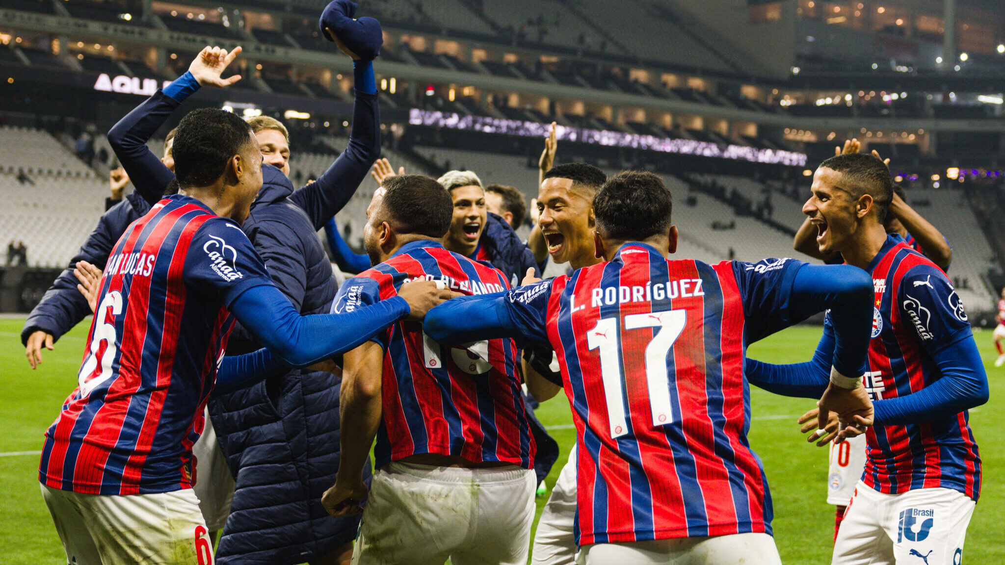 Bahia vence Ceará no apagar das luzes e vai à final da Copa do Nordeste