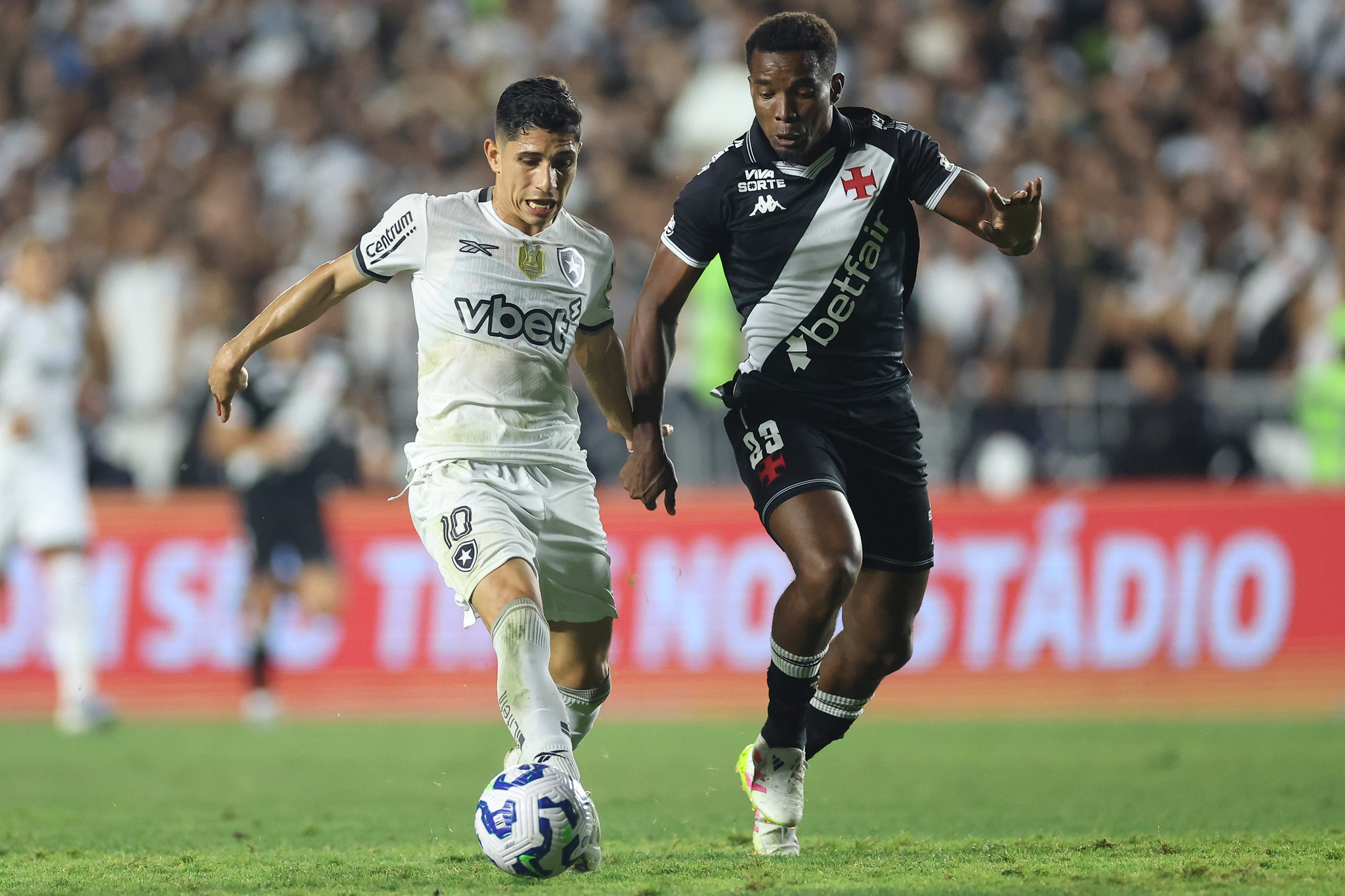 Vasco e Botafogo empatam em jogo intenso da Copa do Brasil