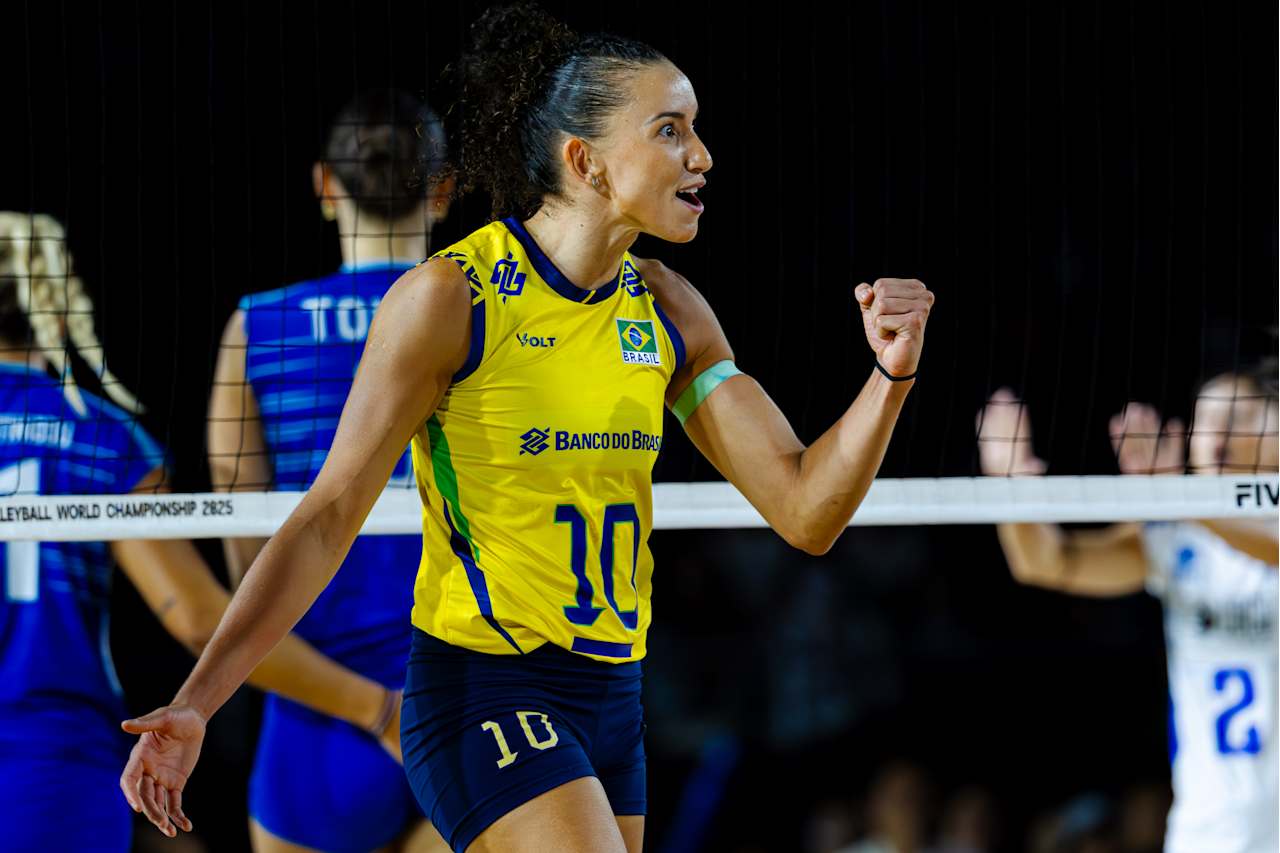 Seleção Brasileira confirma favoritismo na estreia do Mundial