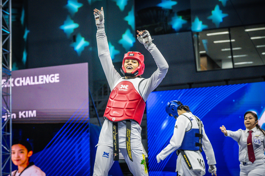 Maria Clara Pacheco faz história e assume liderança do ranking mundial de taekwondo