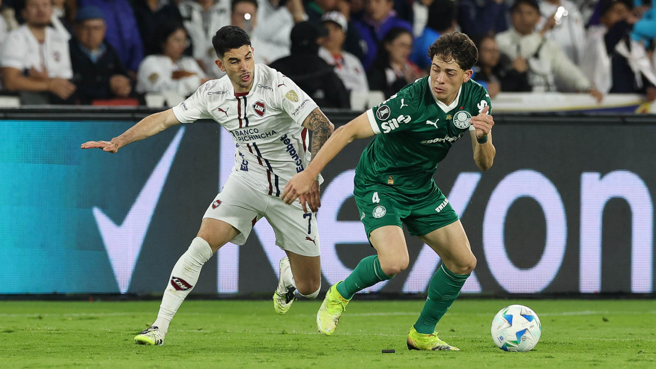 LDU atropela Palmeiras em Quito e abre grande vantagem na semifinal da Libertadores