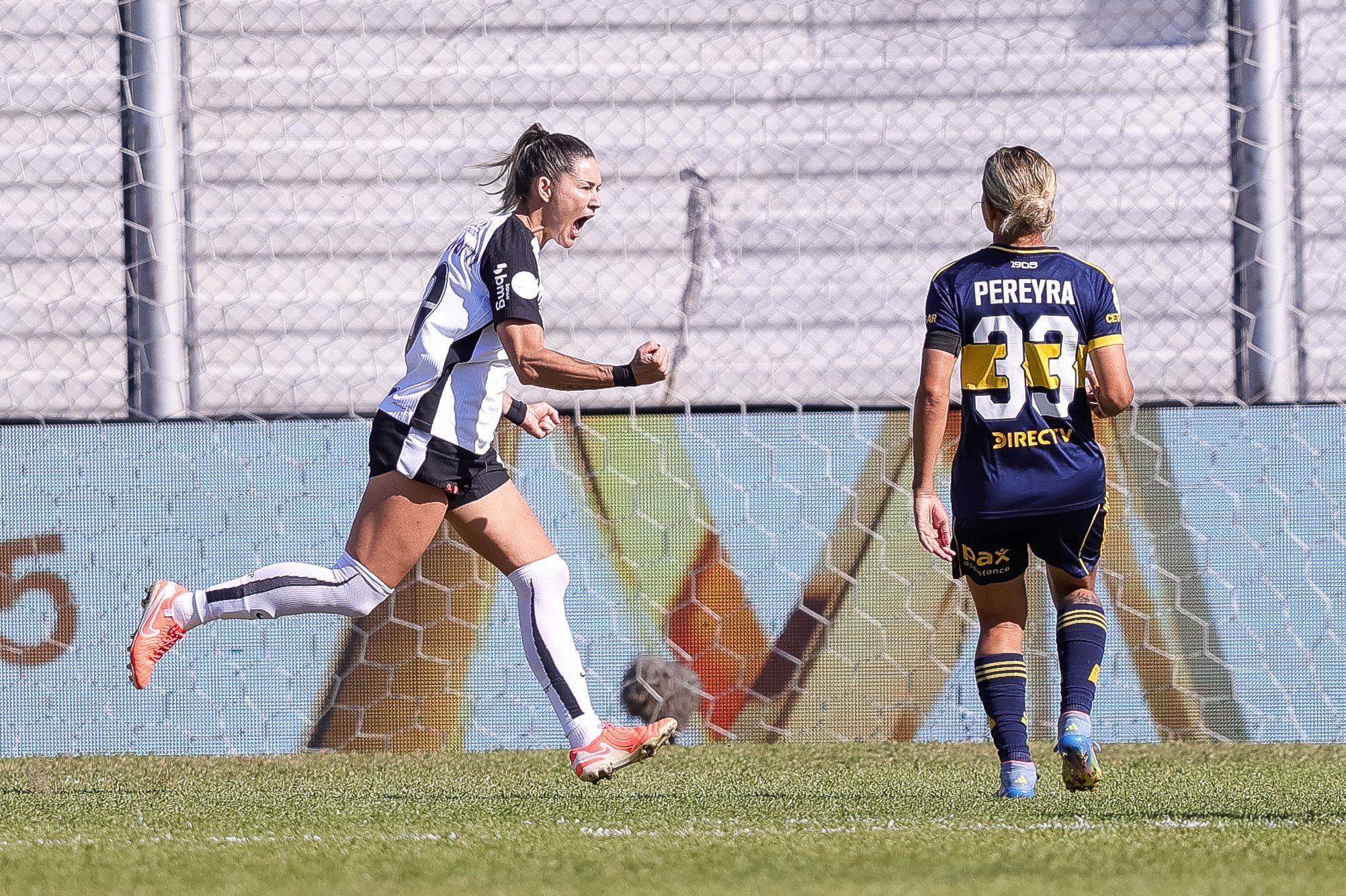 Zanotti brilha e Corinthians atropela Boca Juniors na Libertadores