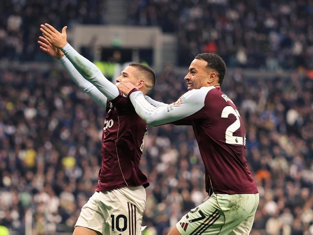 Aston Villa vira e empurra Tottenham para fora do G-4 da Premier League