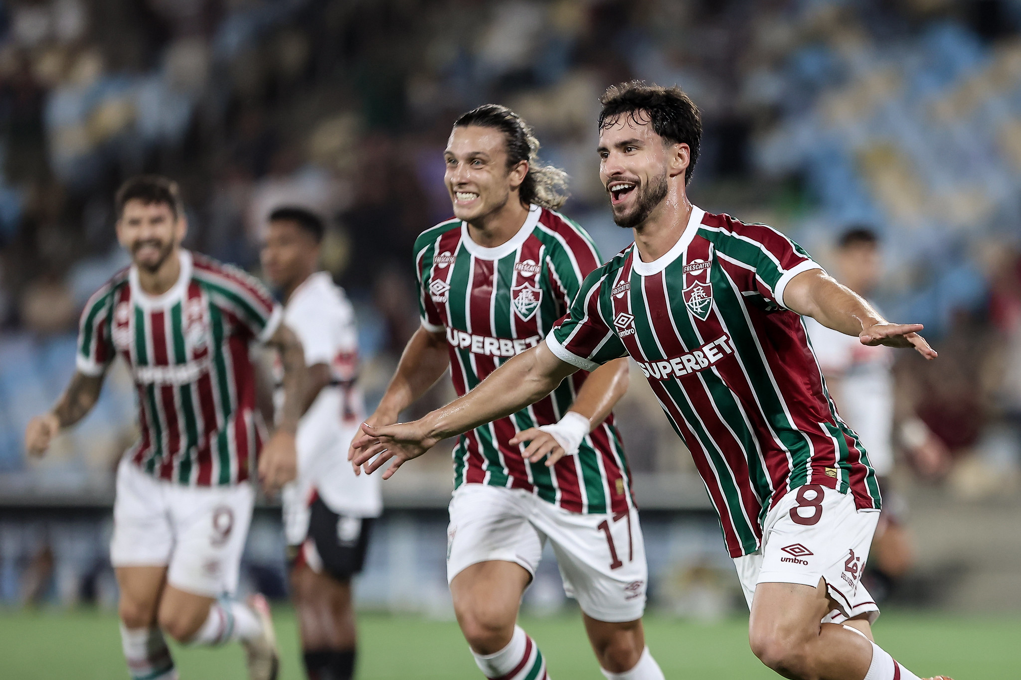 Fluminense atropela São Paulo no Maracanã e garante vaga na pré-Libertadores