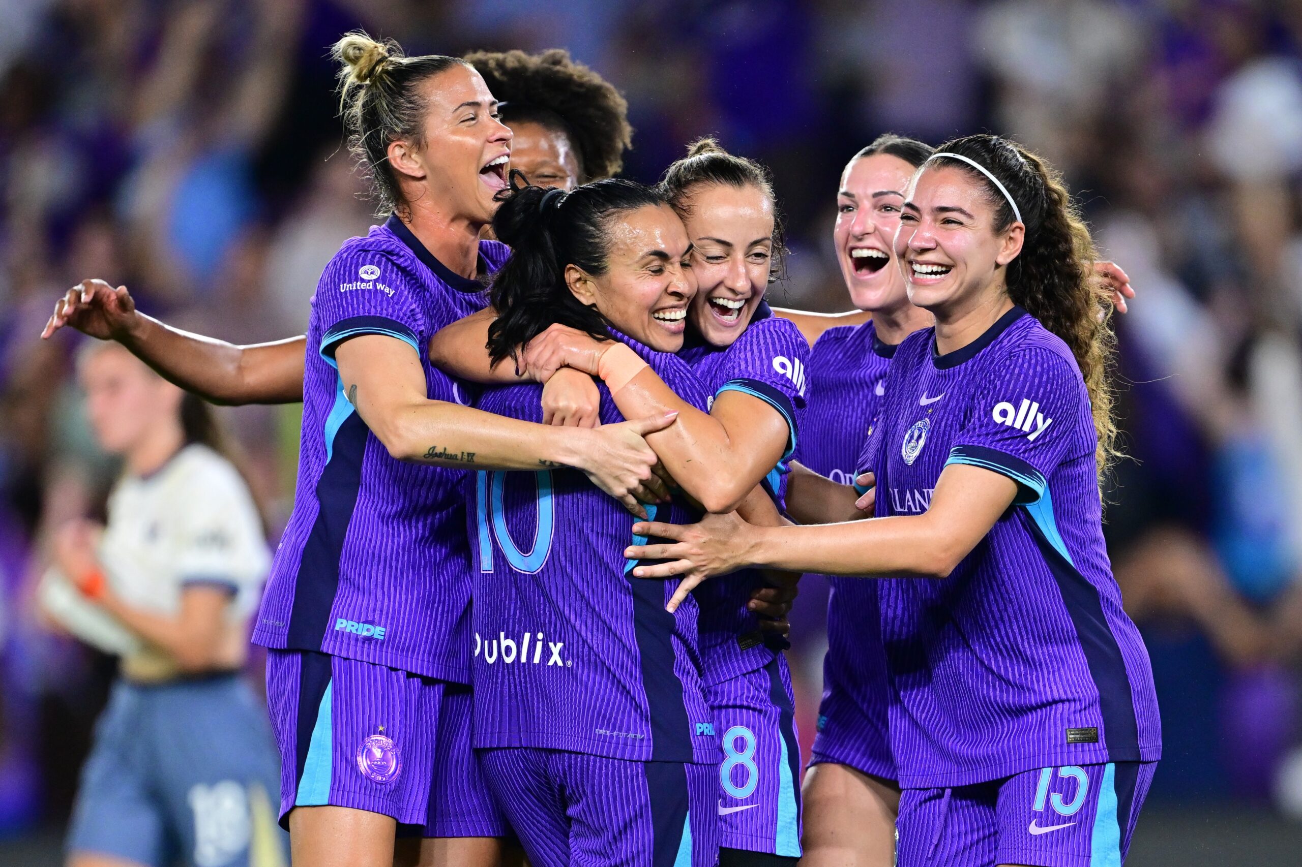 Gesto de Marta dá destaque à vitória do Orlando Pride e garante vaga nas semifinais da NWSL