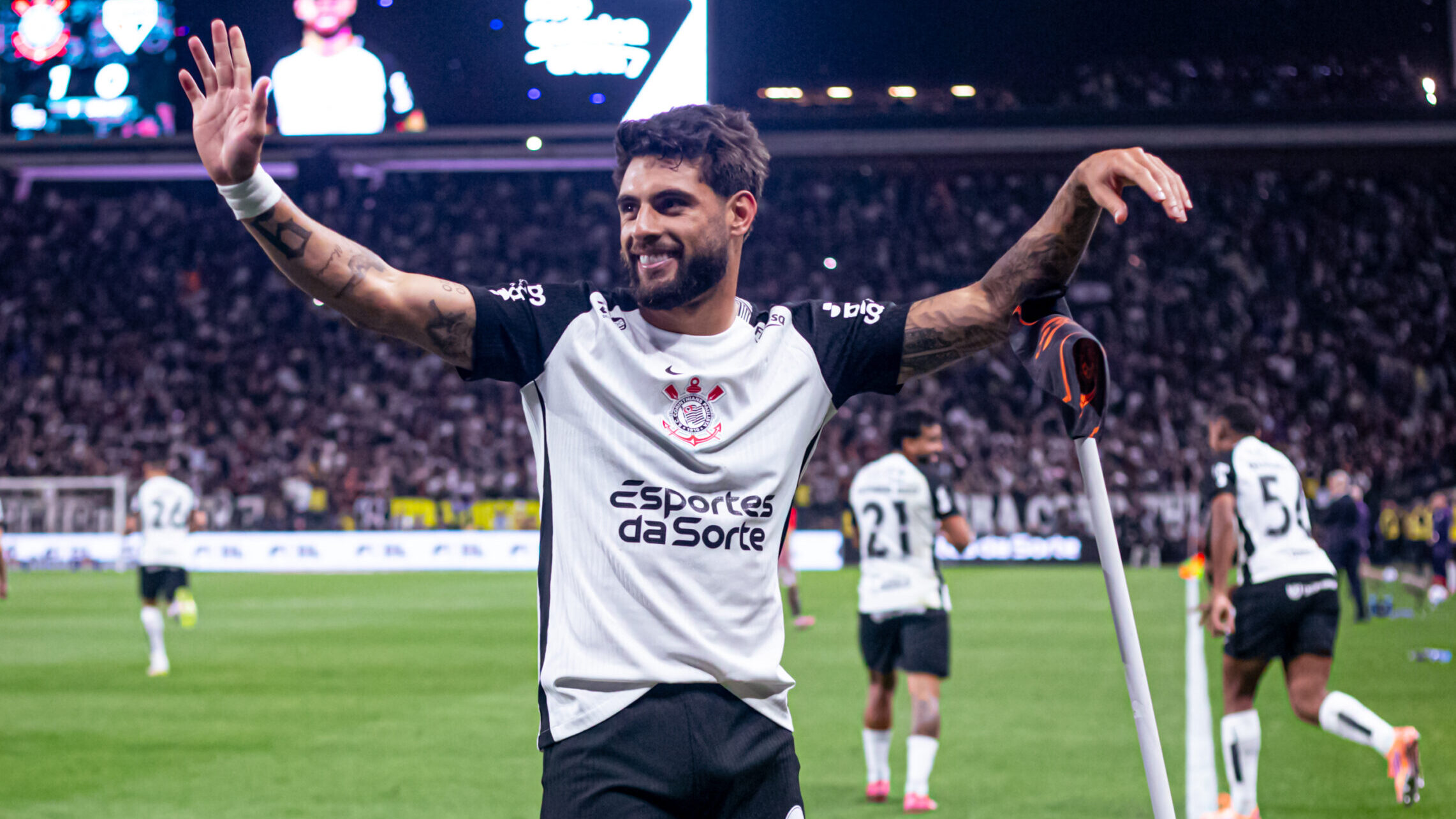 Corinthians derrota São Paulo no Majestoso e volta a encostar no G-7