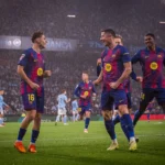 Lewandowski faz hat-trick, Barça vence o Celta e encosta no Real Madrid