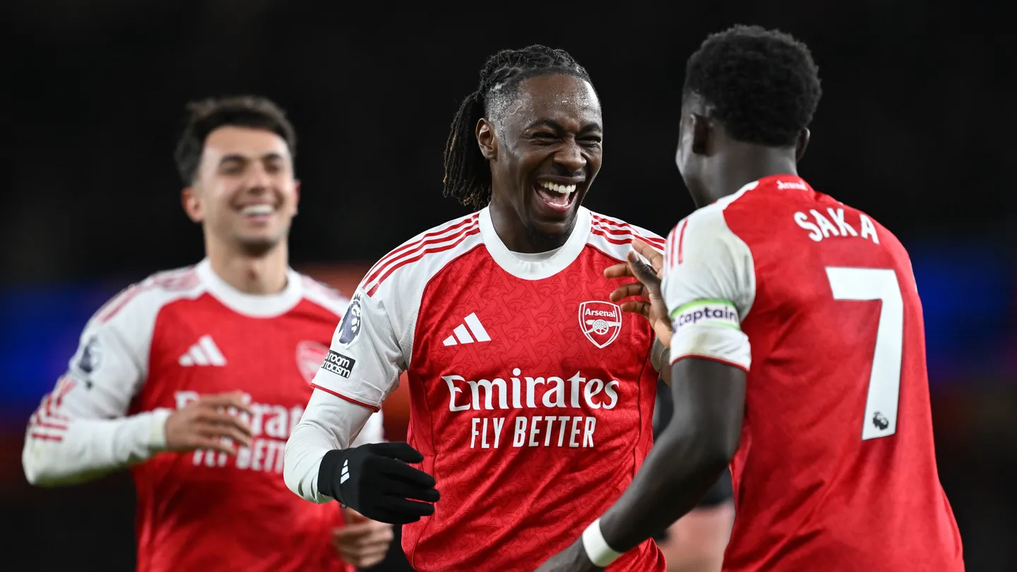 Arsenal domina o Tottenham, Eze marca três vezes e clássico termina em goleada