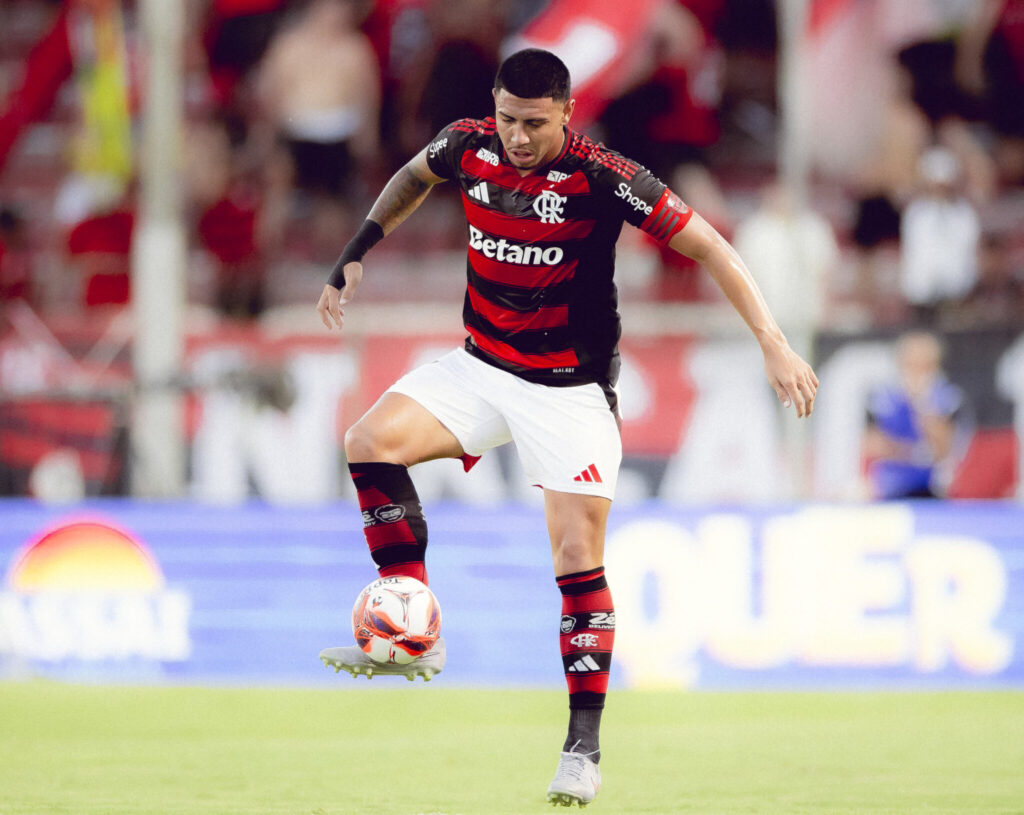 Iago, zagueiro, na estreia do Flamengo no Carioca