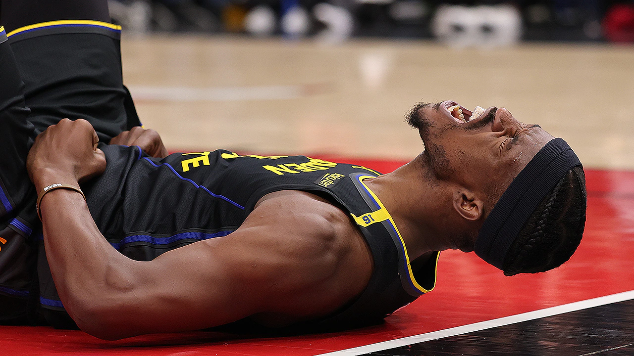 Jimmy Butler sofre lesão grave e está fora do restante da temporada da NBA