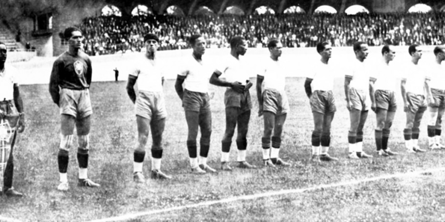 Brasil cai de cabeça erguida após eliminação para a Itália na Copa do Mundo de 1938.