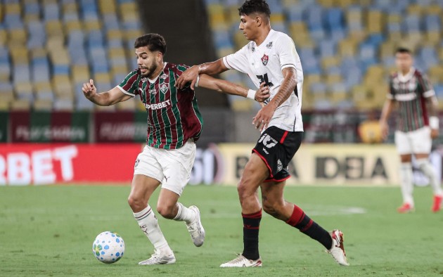 Fluminense e Vitória empatam no Maracanã em jogo de quatro gols