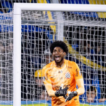 Hugo souza vibrando após defesa. Foto: Divulgação / Corinthians