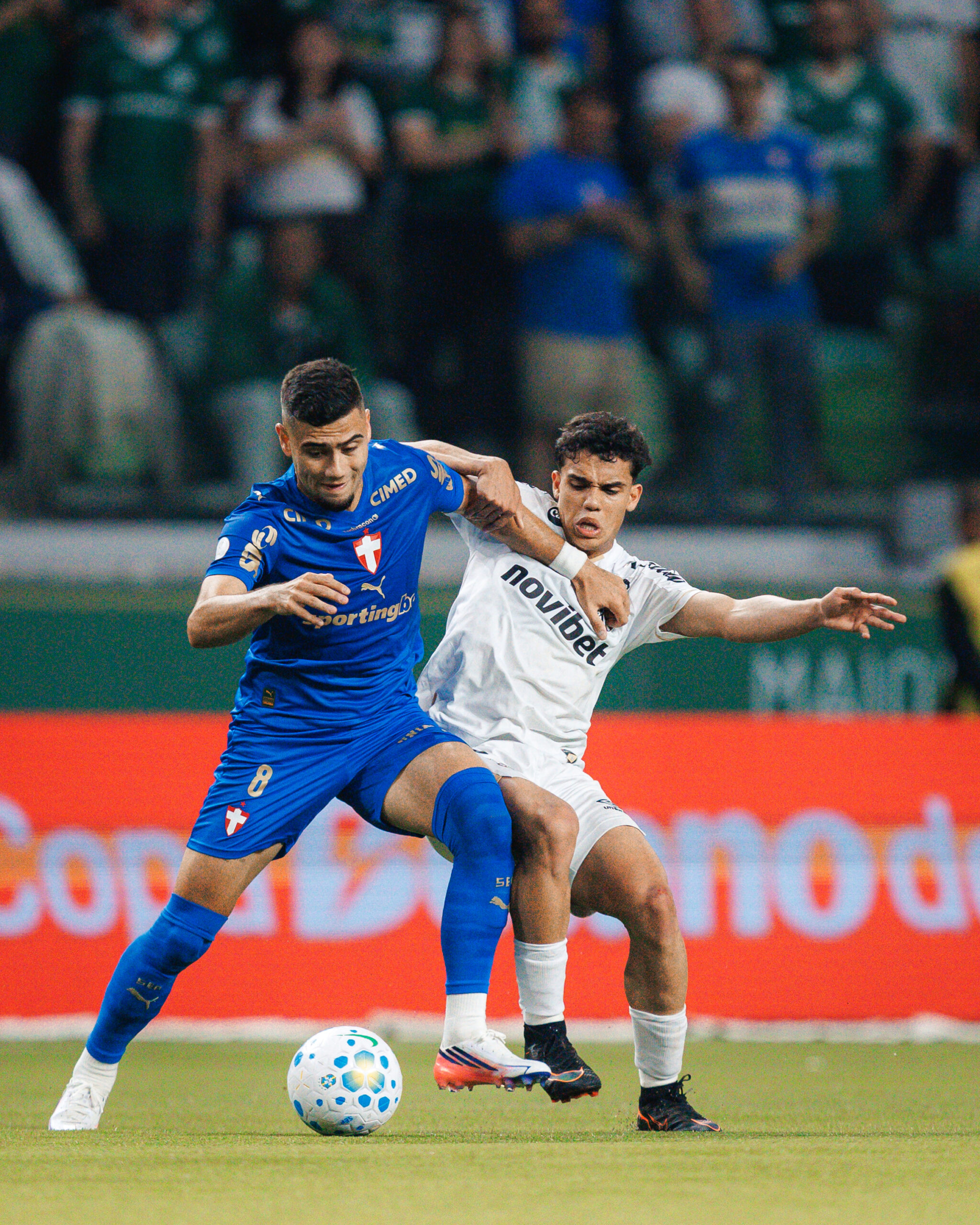 Andreas Pereira e Gustavo Henrique no jogo de ida. Foto / Santos FC