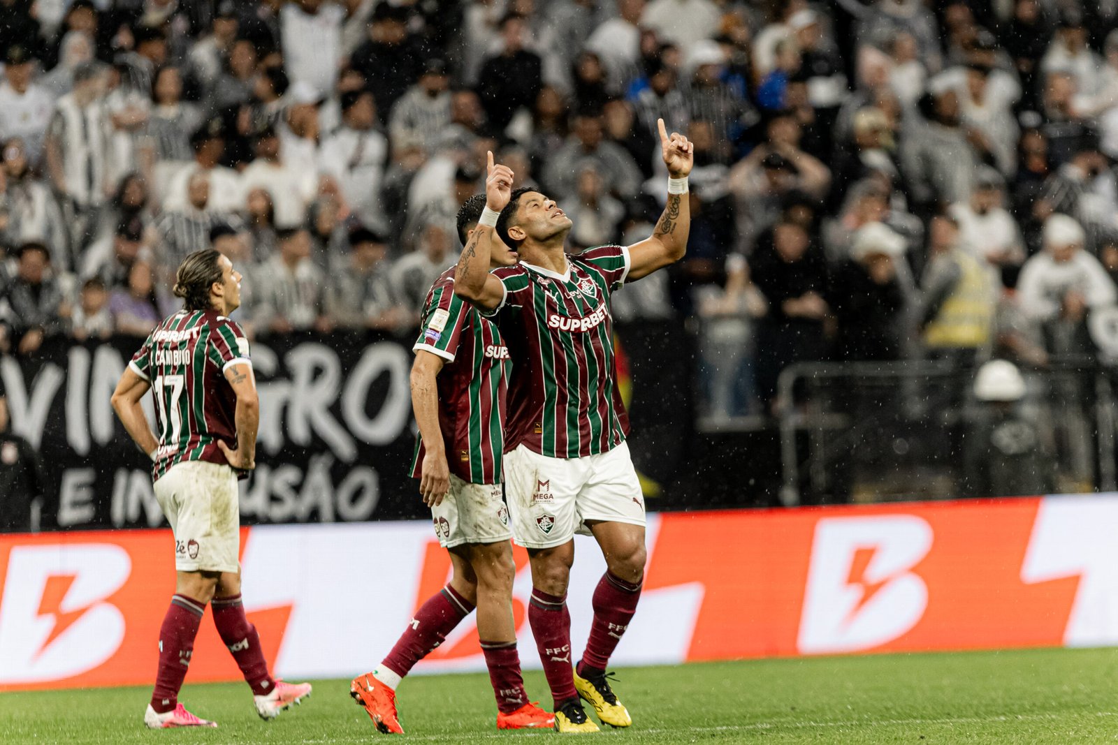 Hulk comemorando o segundo gol na partida. Foto/Fluminense