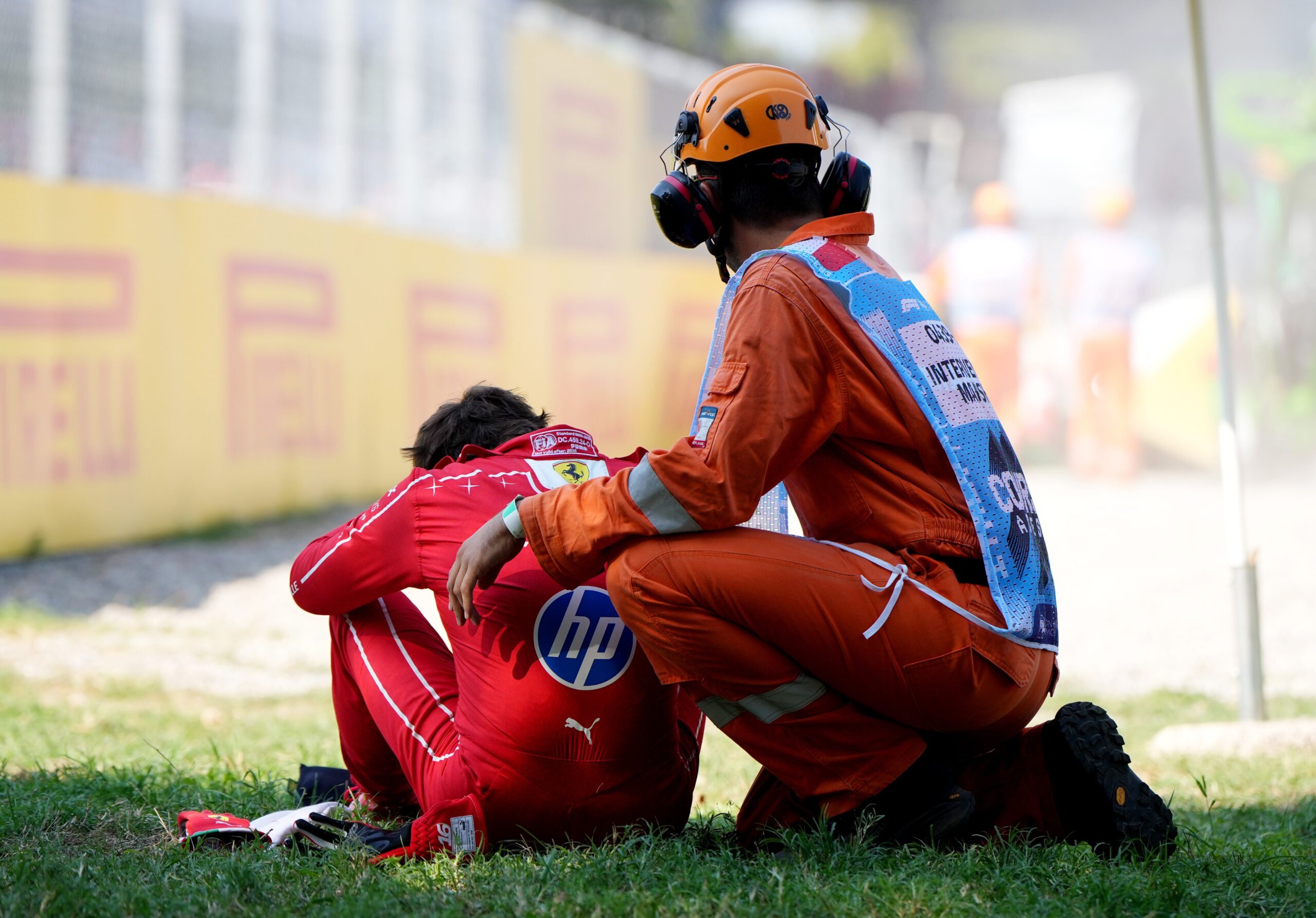 Charles Leclerc bate forte no GP da Itália de Fórmula 1 e abandona corrida na 2ª volta.