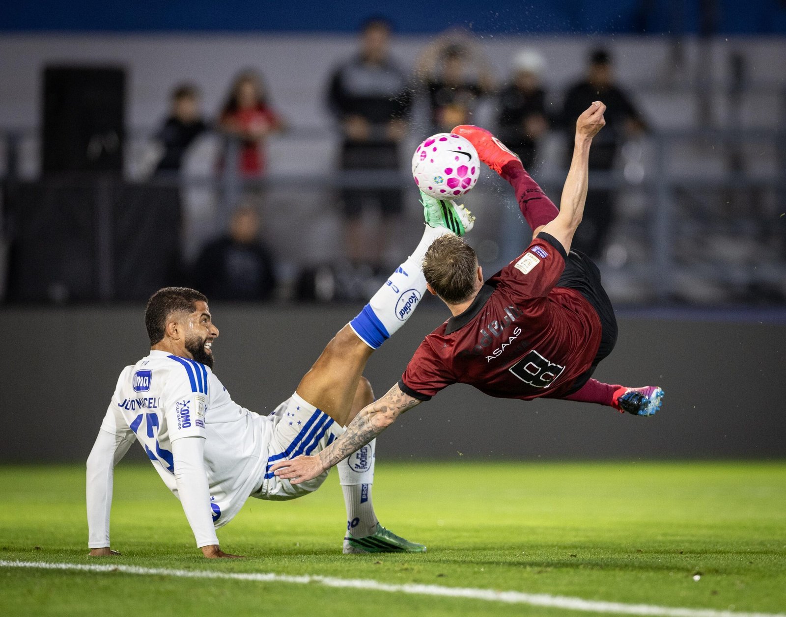 RB e Cruzeiro duelando na rodada. Foto: Bragantino