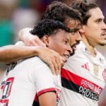 Jogadores do Flamengo comemorando a vitória. Foto: Flamengo