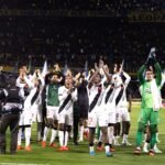 Elenco do Vasco celebra vitória heroica contra o Boca Juniors na Bombonera (Dikran Sahagian/Vasco)